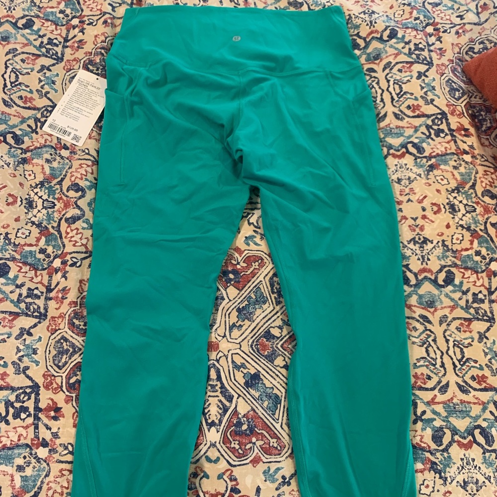 Lululemon Align HR 25” with pockets. New with tags